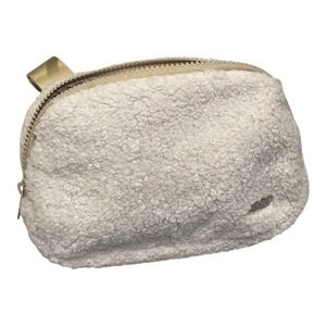 Lole Sherpa Fleece Belt Bag Cream Crossbody Fanny Pack Cozy Winter‎ NWOT Warm